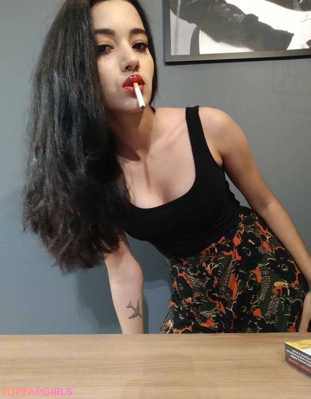 Foto di nudo di fuga di OnlyFans di Thebeautyofsmoking #29 Foto di nudo di fuga di OnlyFans di Thebeautyofsmoking #29