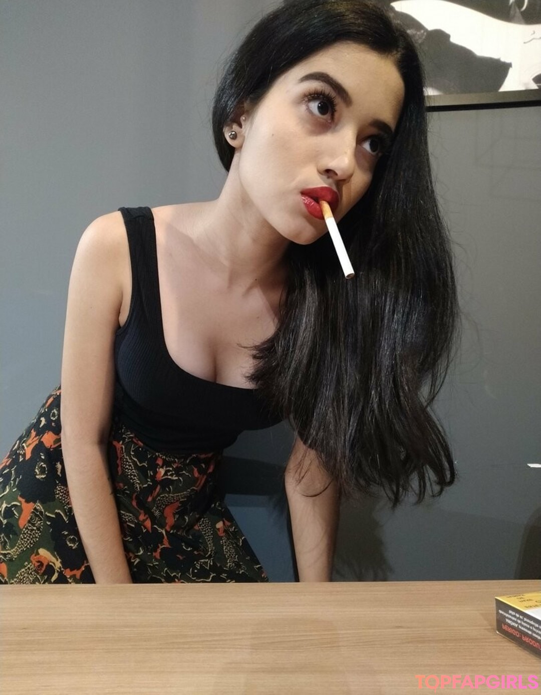 Foto di nudo di fuga di OnlyFans di Thebeautyofsmoking #31 Foto di nudo di fuga di OnlyFans di Thebeautyofsmoking #31