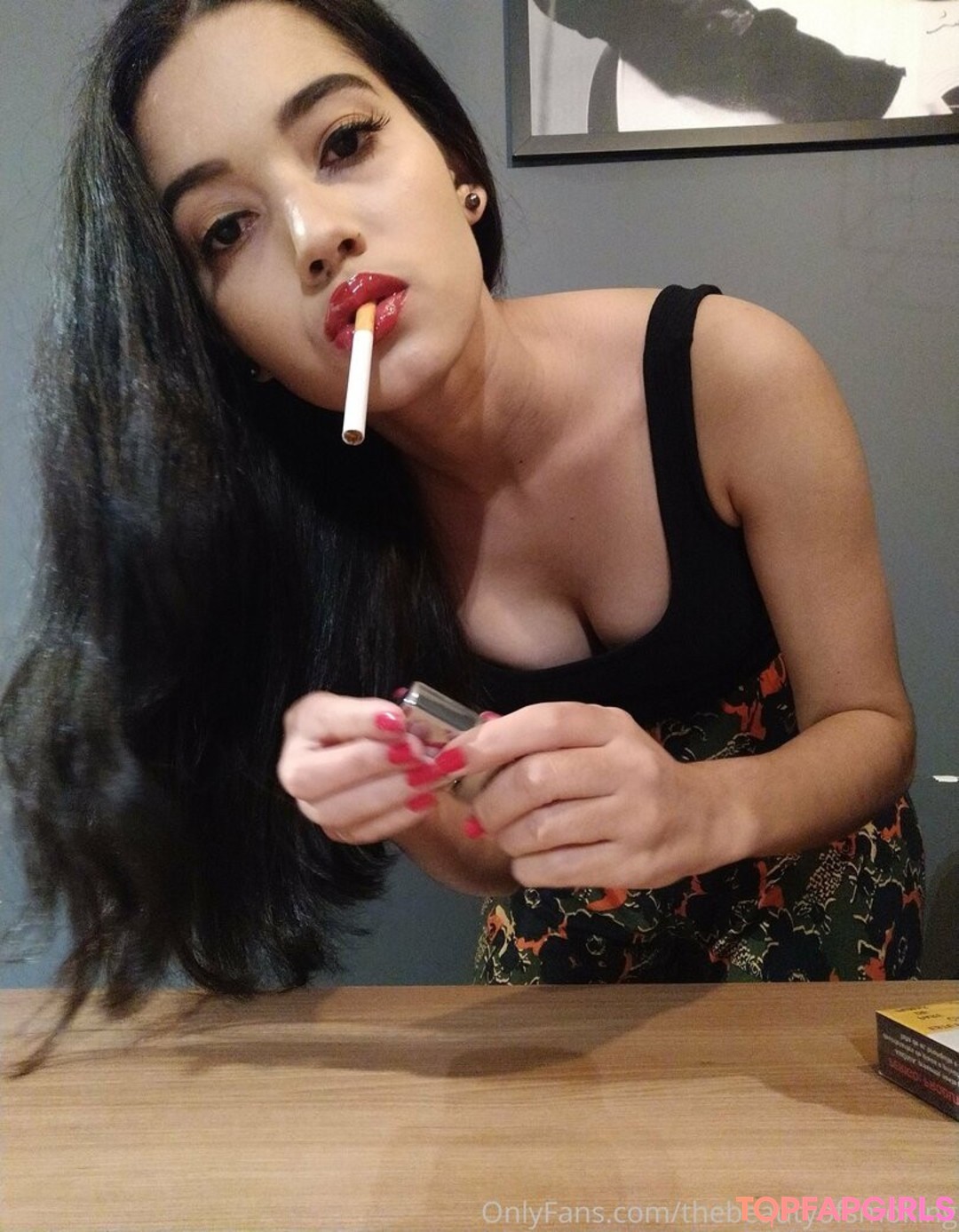 Foto di nudo di fuga di OnlyFans di Thebeautyofsmoking #32 Foto di nudo di fuga di OnlyFans di Thebeautyofsmoking #32