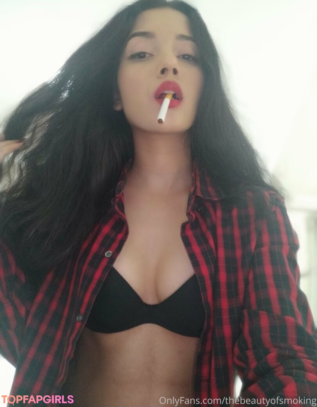 Foto di nudo di fuga di OnlyFans di Thebeautyofsmoking #41 Foto di nudo di fuga di OnlyFans di Thebeautyofsmoking #41