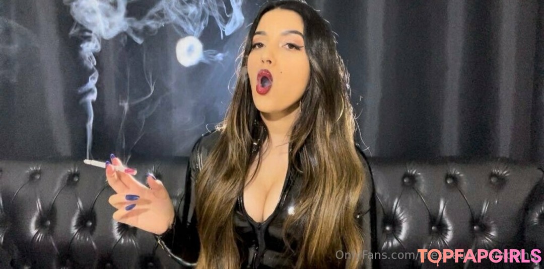 Foto di nudo di fuga di OnlyFans di Thebeautyofsmoking #63 Foto di nudo di fuga di OnlyFans di Thebeautyofsmoking #63