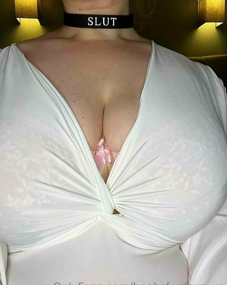 Foto di nudo di fuga di OnlyFans di Boobsfordayzxo