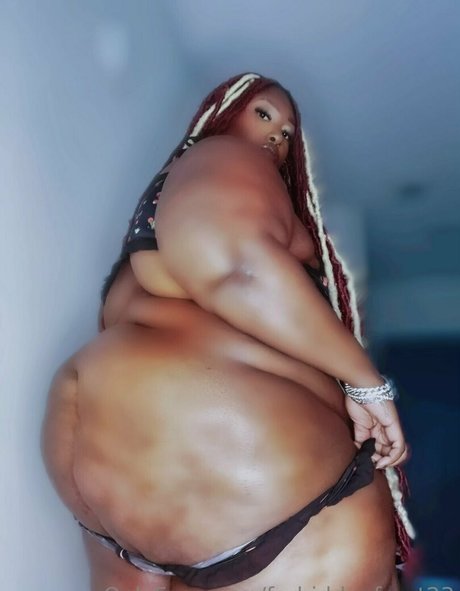 Foto di nudo di fuga di OnlyFans di Forbiddenfruyt23