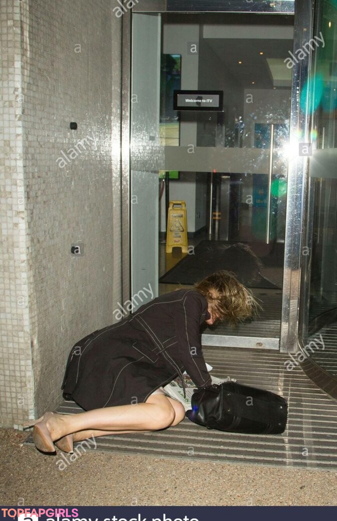 Foto di nudo di fuga di OnlyFans di Charlotte Hawkins #10 Foto di nudo di fuga di OnlyFans di Charlotte Hawkins #10