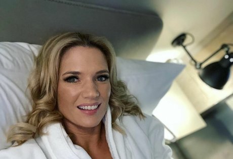 Foto di nudo di fuga di OnlyFans di Charlotte Hawkins