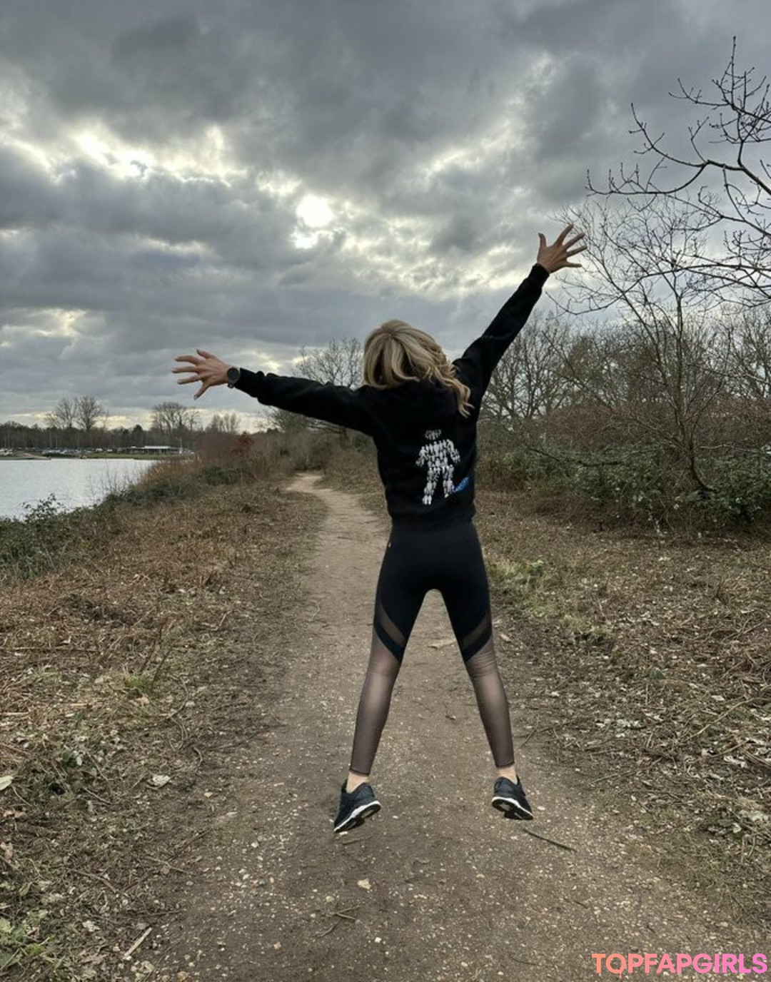 Foto di nudo di fuga di OnlyFans di Charlotte Hawkins #63 Foto di nudo di fuga di OnlyFans di Charlotte Hawkins #63