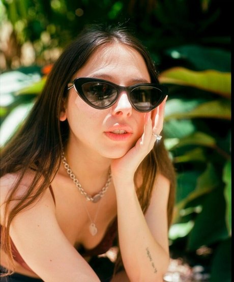 Foto di nudo di fuga di OnlyFans di Esther Povitsky