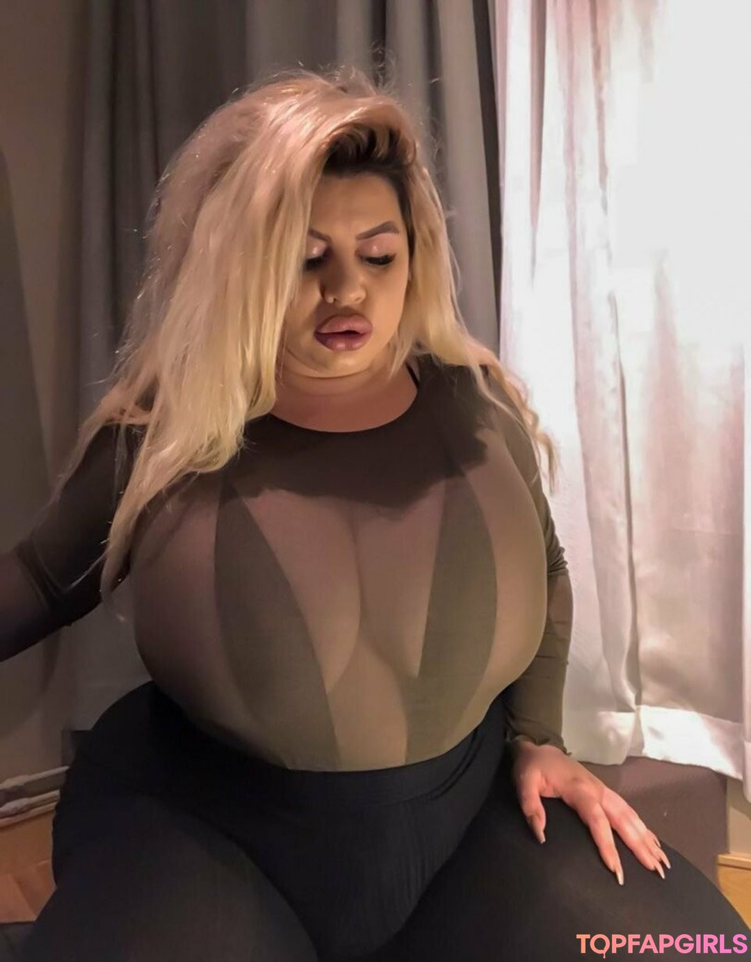 Foto di nudo di fuga di OnlyFans di Natashacrownfree #9 Foto di nudo di fuga di OnlyFans di Natashacrownfree #9