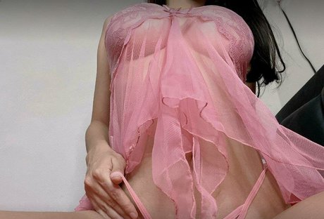Foto di nudo di fuga di OnlyFans di Lena26