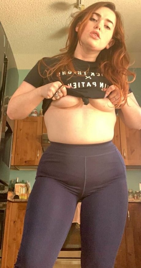 Foto di nudo di fuga di OnlyFans di Adorabelly