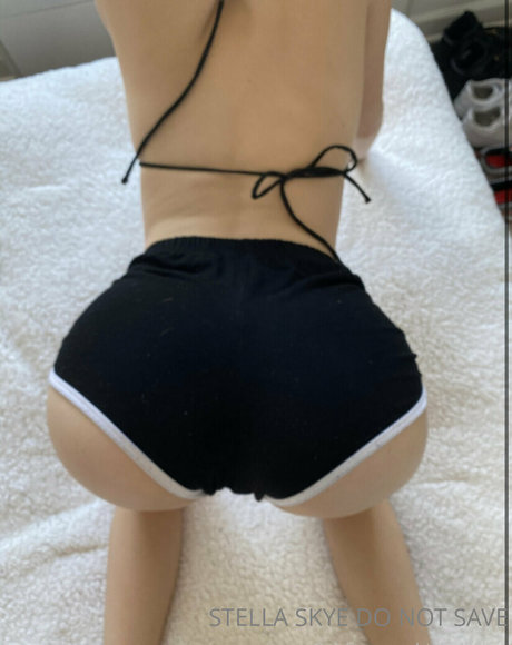 Foto di nudo di fuga di OnlyFans di Girlfriendstellaskye