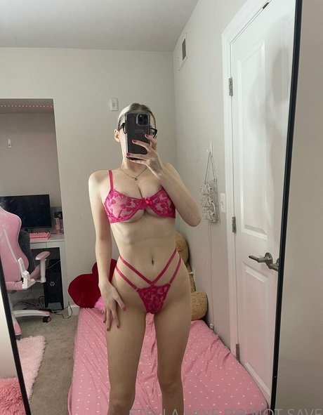 Girlfriendstellaskye
