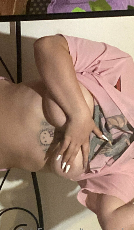 Foto di nudo di fuga di OnlyFans di Tsunaminka