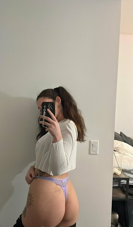 Foto di nudo di fuga di OnlyFans di Allyken