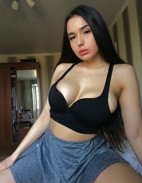 Foto di nudo di fuga di OnlyFans di Lizzi69