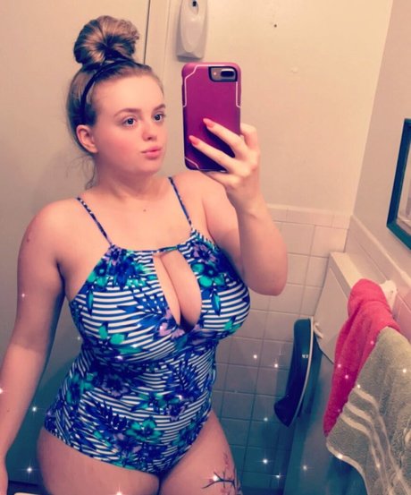 Foto di nudo di fuga di OnlyFans di Playwithtayyy