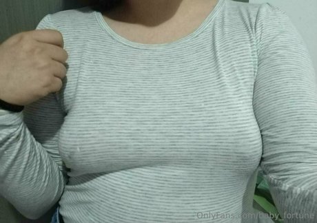 Foto di nudo di fuga di OnlyFans di Babyfortune