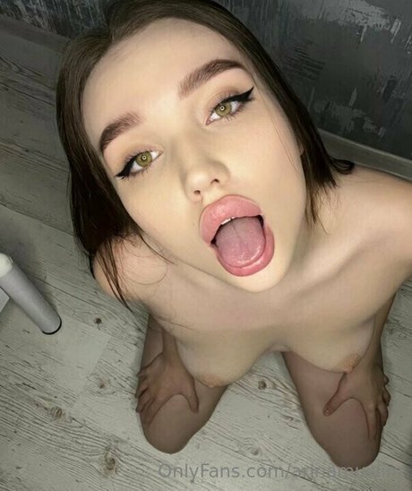 Foto di nudo di fuga di OnlyFans di Arinamuslim