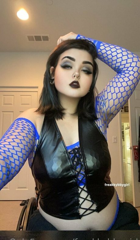 Foto di nudo di fuga di OnlyFans di Freakkybbygirl