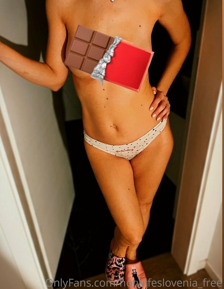 Foto di nudo di fuga di OnlyFans di Hotwifesloveniafree