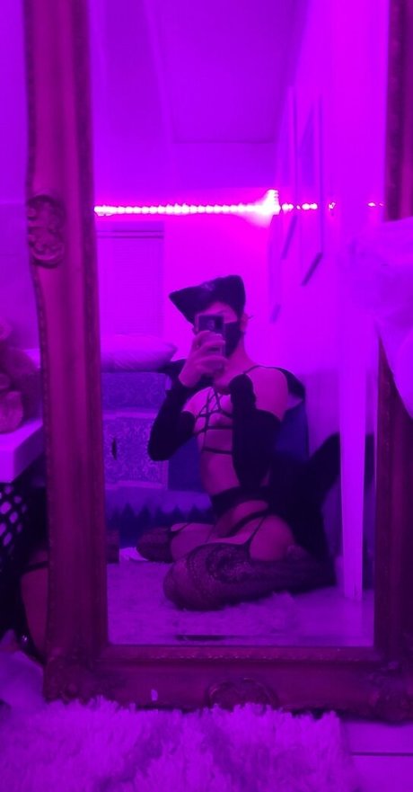 Foto di nudo di fuga di OnlyFans di Twinku