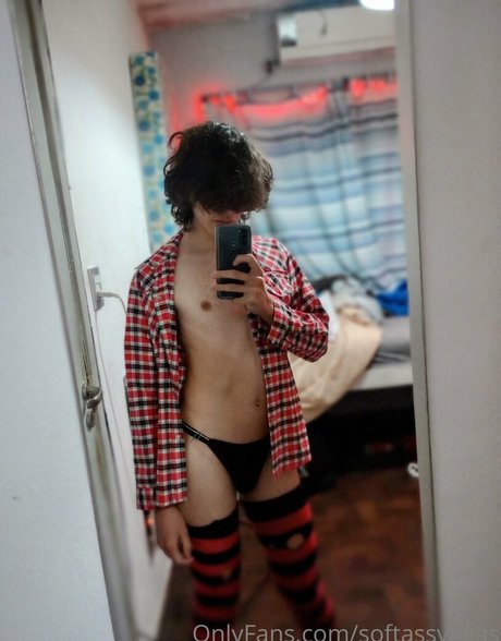 Foto di nudo di fuga di OnlyFans di Gayasslawren