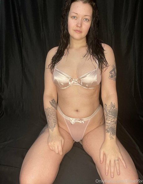 Foto di nudo di fuga di OnlyFans di Cara99xx