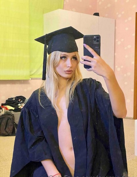 Foto di nudo di fuga di OnlyFans di Emmyalmyy