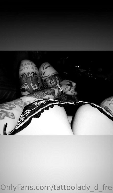 Foto di nudo di fuga di OnlyFans di Tattooladydfree