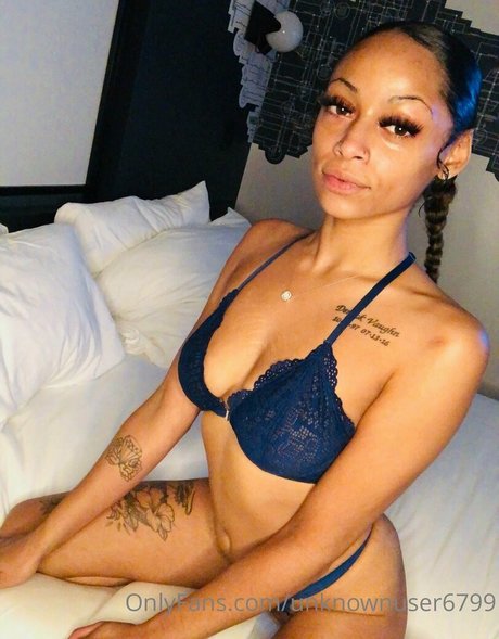 Foto di nudo di fuga di OnlyFans di Taelexxx
