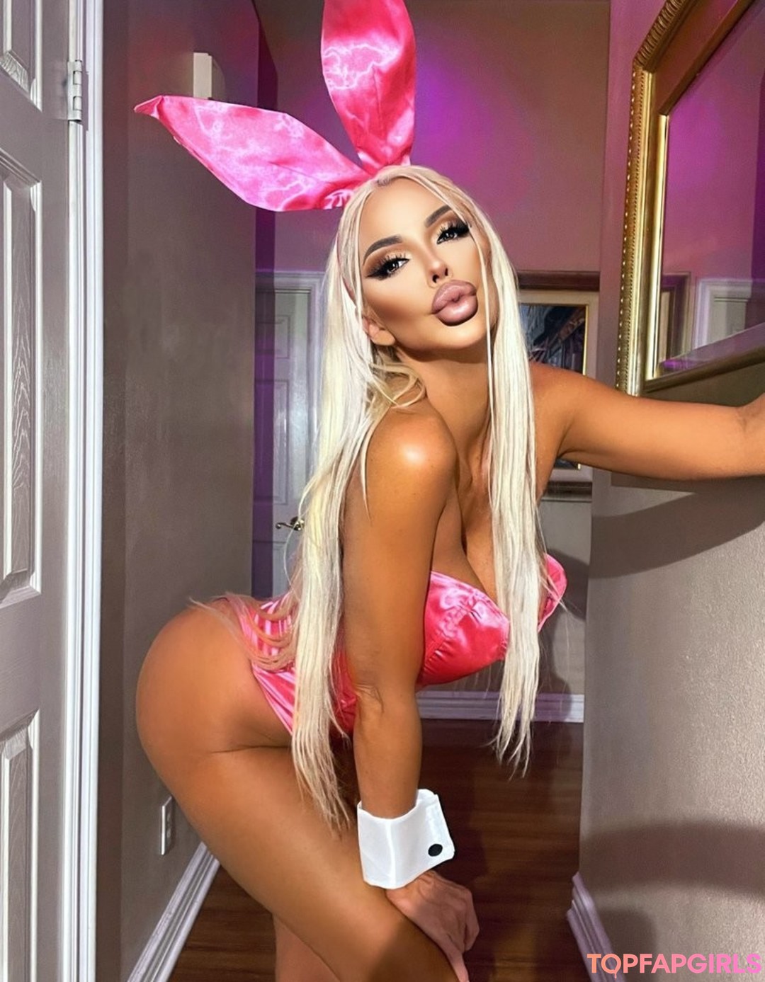 Foto di nudo di fuga di OnlyFans di Courtney Taylor #8 Foto di nudo di fuga di OnlyFans di Courtney Taylor #8