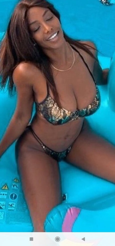 Foto di nudo di fuga di OnlyFans di Ainett Stephens