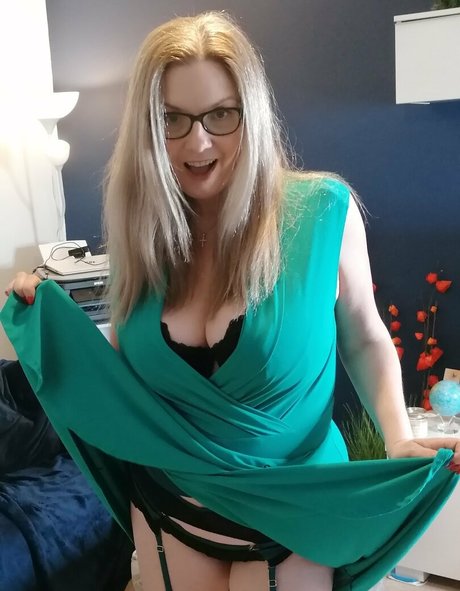 Glamgran56