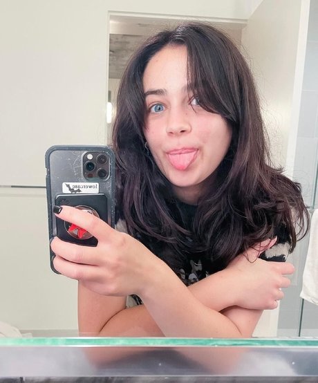 Foto di nudo di fuga di OnlyFans di Mary Mouser