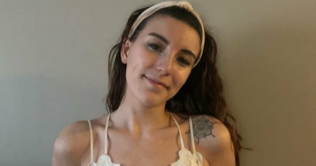 Foto di nudo di fuga di OnlyFans di Asmrkay