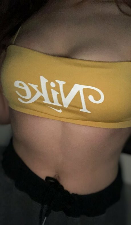 Foto di nudo di fuga di OnlyFans di Asmrkay