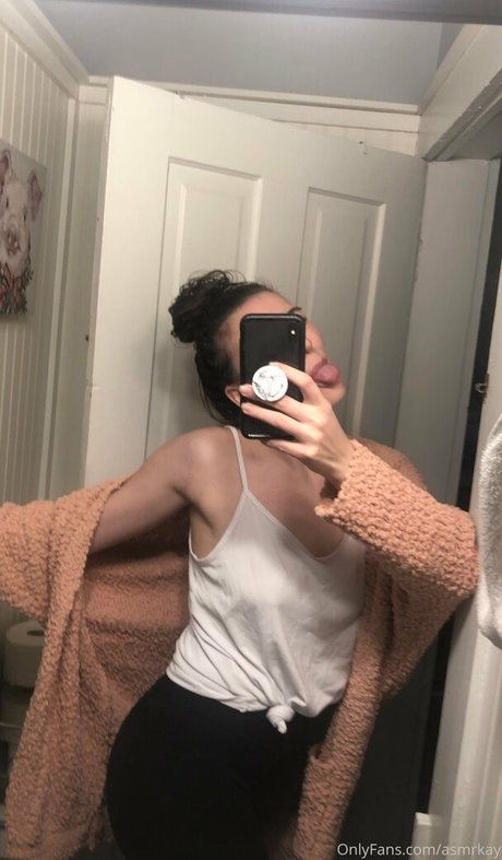 Foto di nudo di fuga di OnlyFans di Asmrkay