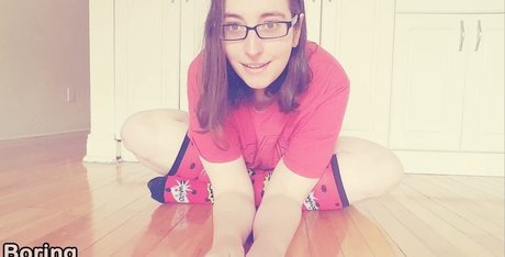 Foto di nudo di fuga di OnlyFans di Boringkate