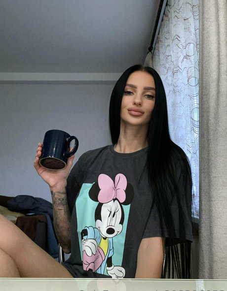 Charming_megan