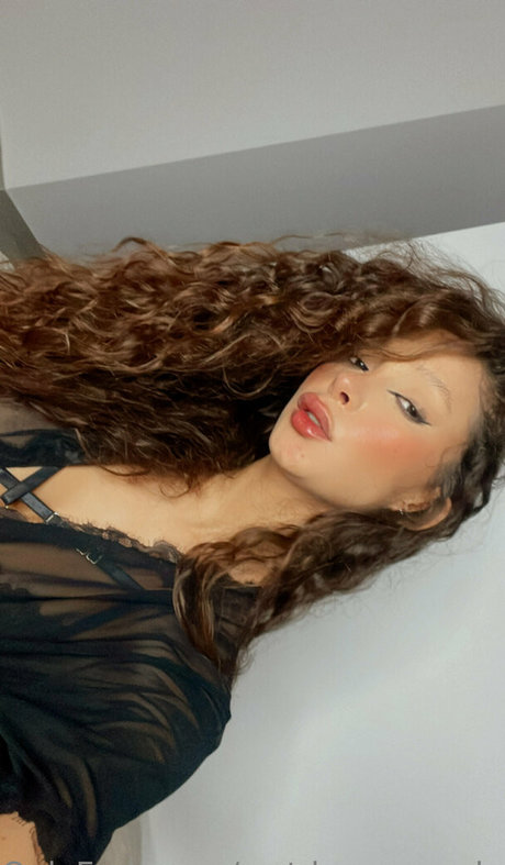 Foto di nudo di fuga di OnlyFans di Wetdreamycurls