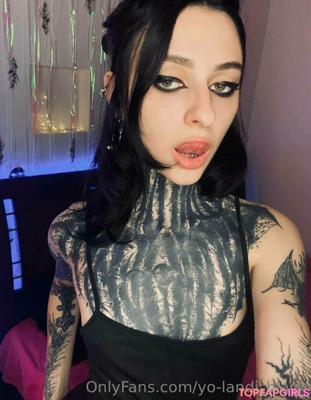 Foto di nudo di fuga di OnlyFans di Yolandiblack #2 Foto di nudo di fuga di OnlyFans di Yolandiblack #2