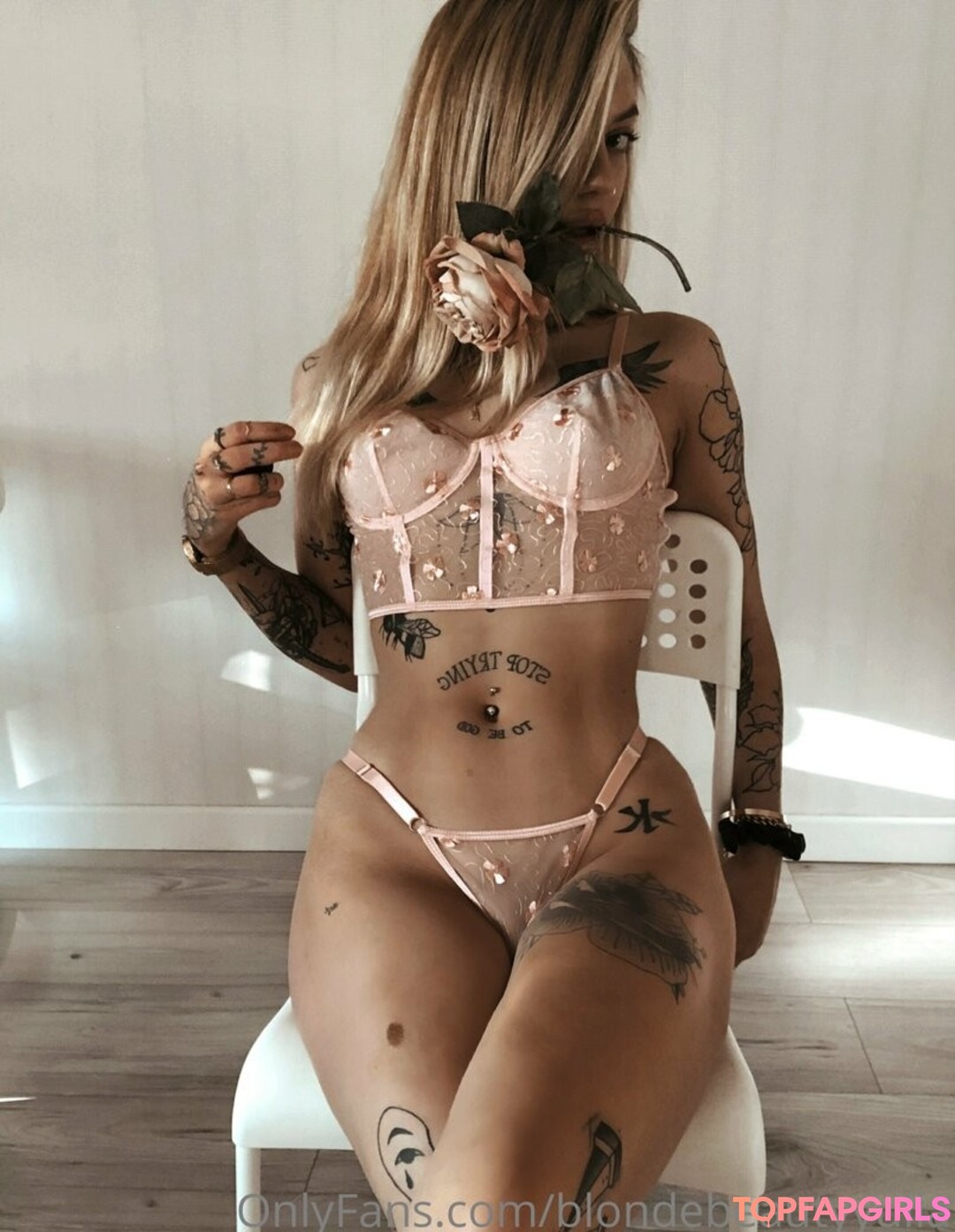 Foto di nudo di fuga di OnlyFans di Blondebeautyyulia #16 Foto di nudo di fuga di OnlyFans di Blondebeautyyulia #16