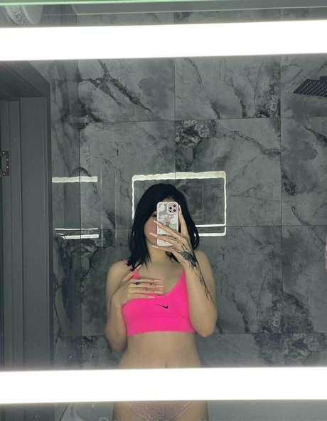 Foto di nudo di fuga di OnlyFans di Melaniedark