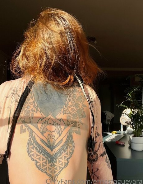 Foto di nudo di fuga di OnlyFans di Longstoryshort