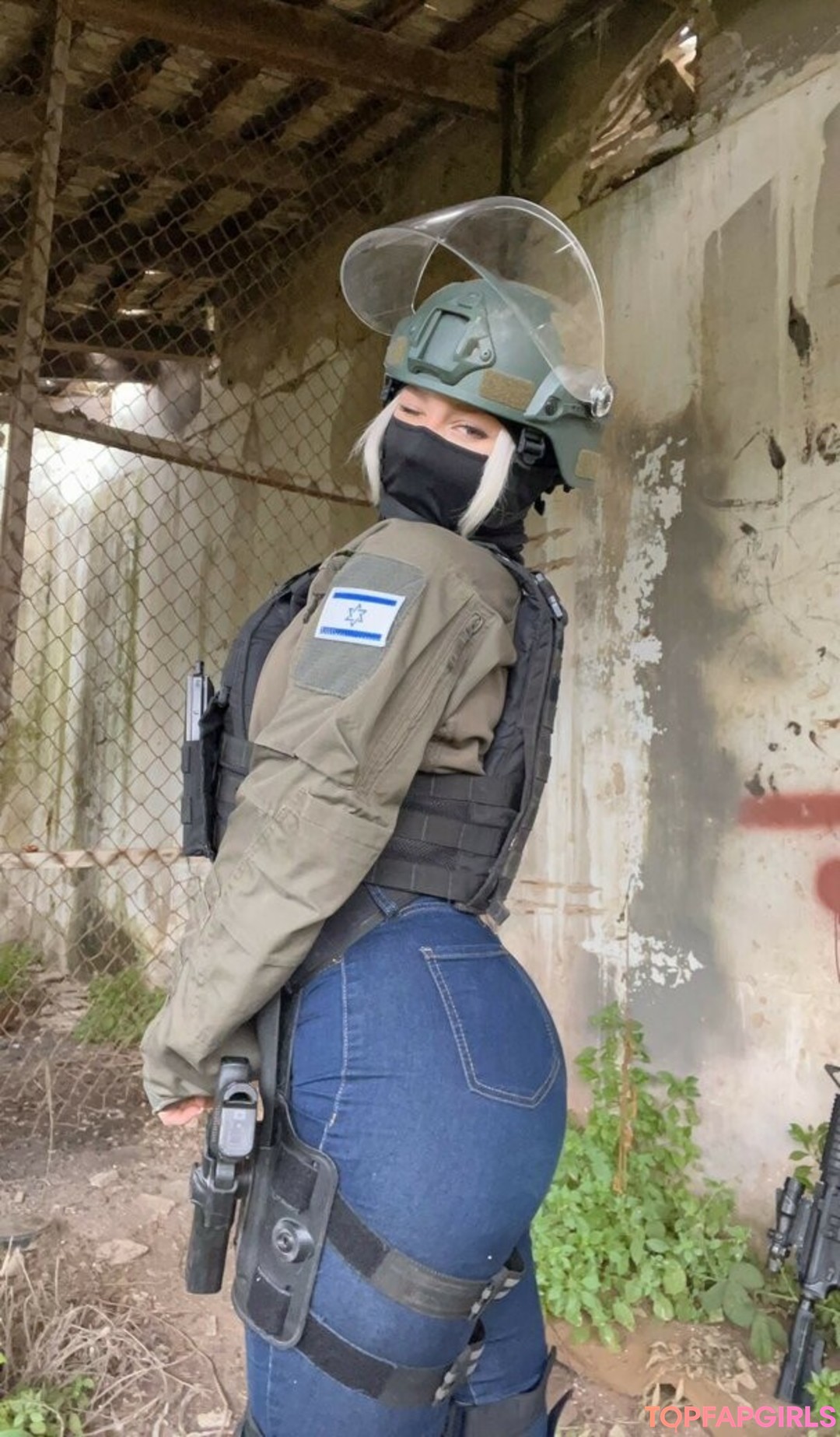 Foto di nudo di fuga di OnlyFans di Girls With Guns #558 Foto di nudo di fuga di OnlyFans di Girls With Guns #558