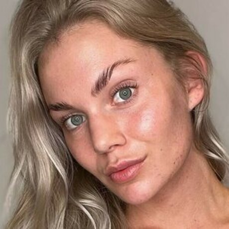 Foto di nudo di fuga di OnlyFans di Emilie Hoffman