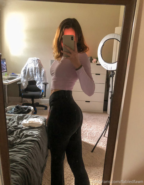 Foto di nudo di fuga di OnlyFans di Fabled Fawn