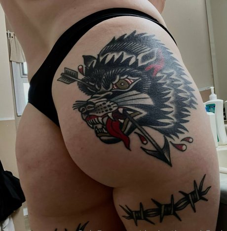 Foto di nudo di fuga di OnlyFans di Rippingthroughflesh
