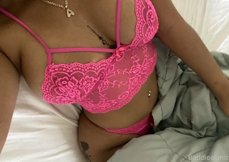 Foto di nudo di fuga di OnlyFans di Theyloveaiza