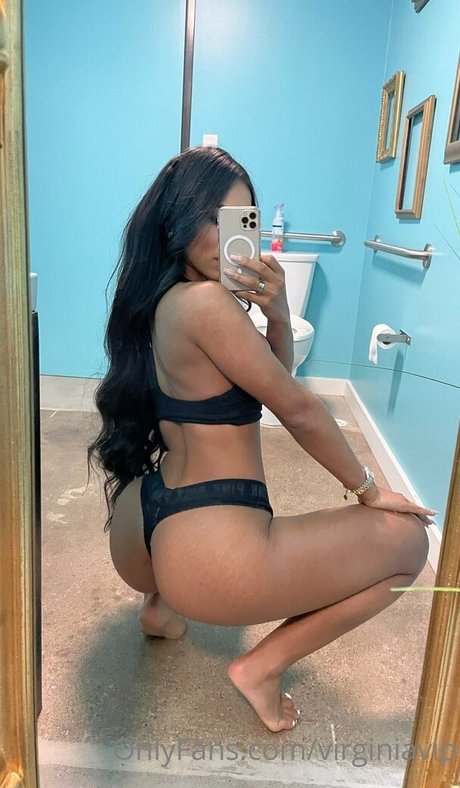 Foto di nudo di fuga di OnlyFans di Virginasanhousefree
